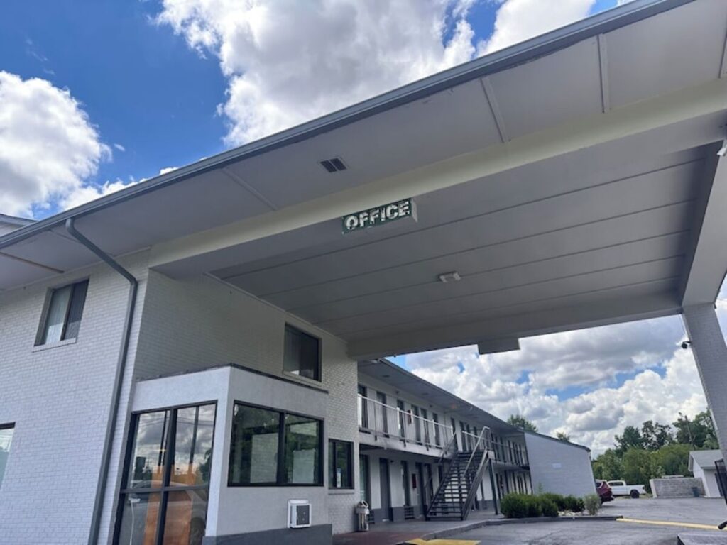 Travelodge by Wyndham Clarksville