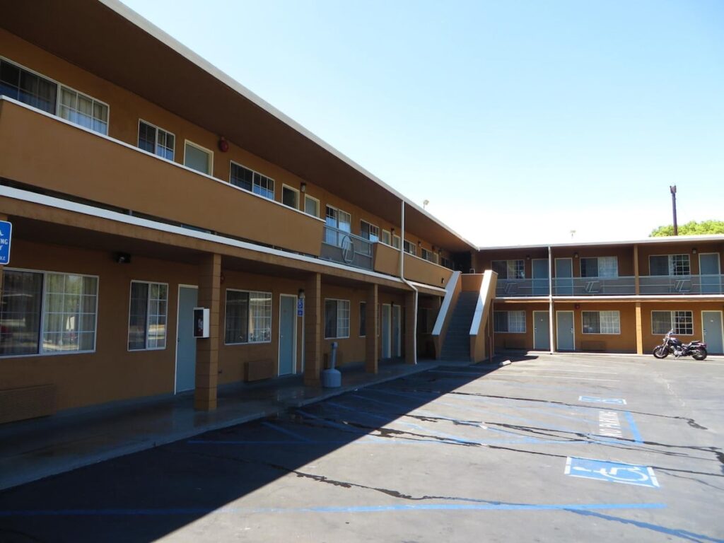 American Inn Ontario