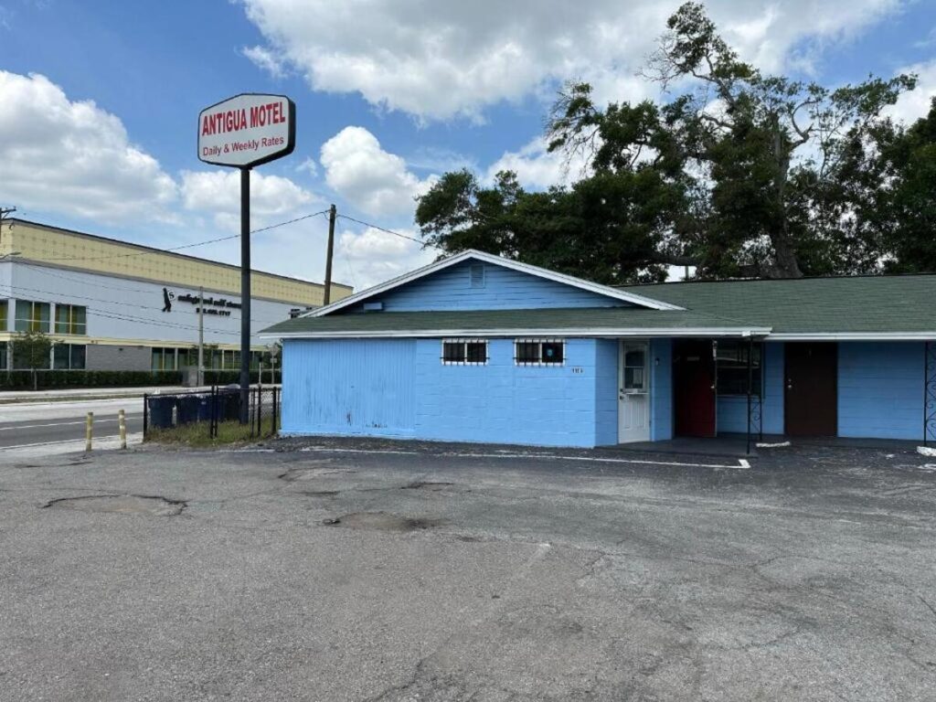 Antigua Motel by OYO Tampa US - 41