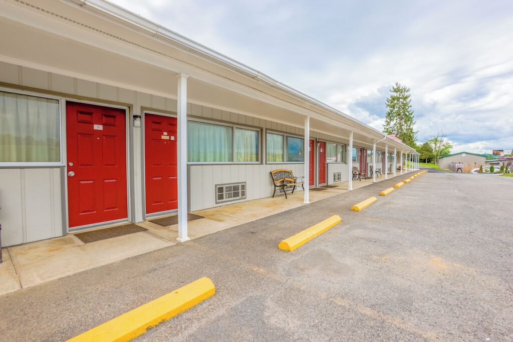 Budget Inn By OYO Natural Bridge I-81