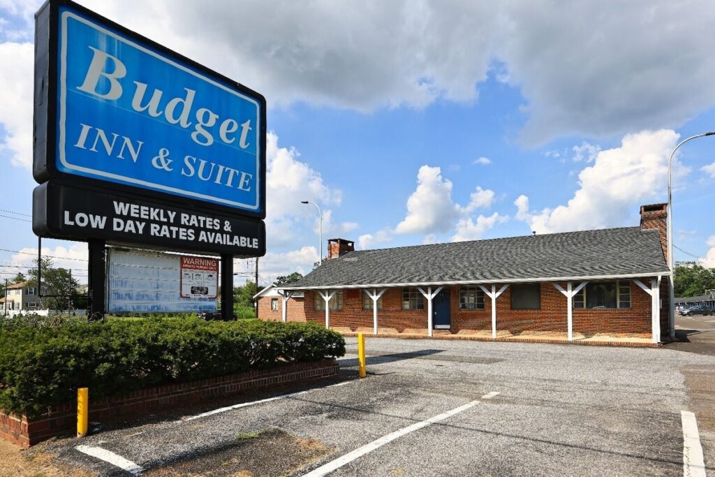 Budget Inn and Suites