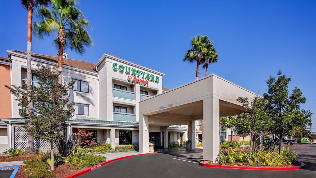 Courtyard by Marriott Oakland Airport