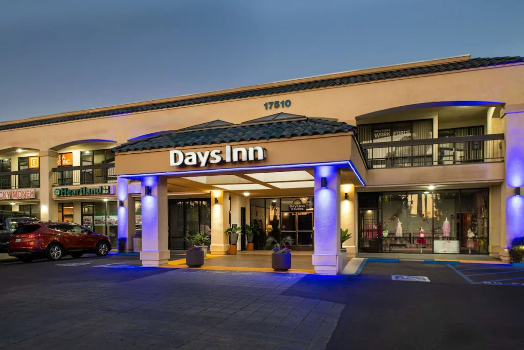Days Inn & Suites by Wyndham Artesia