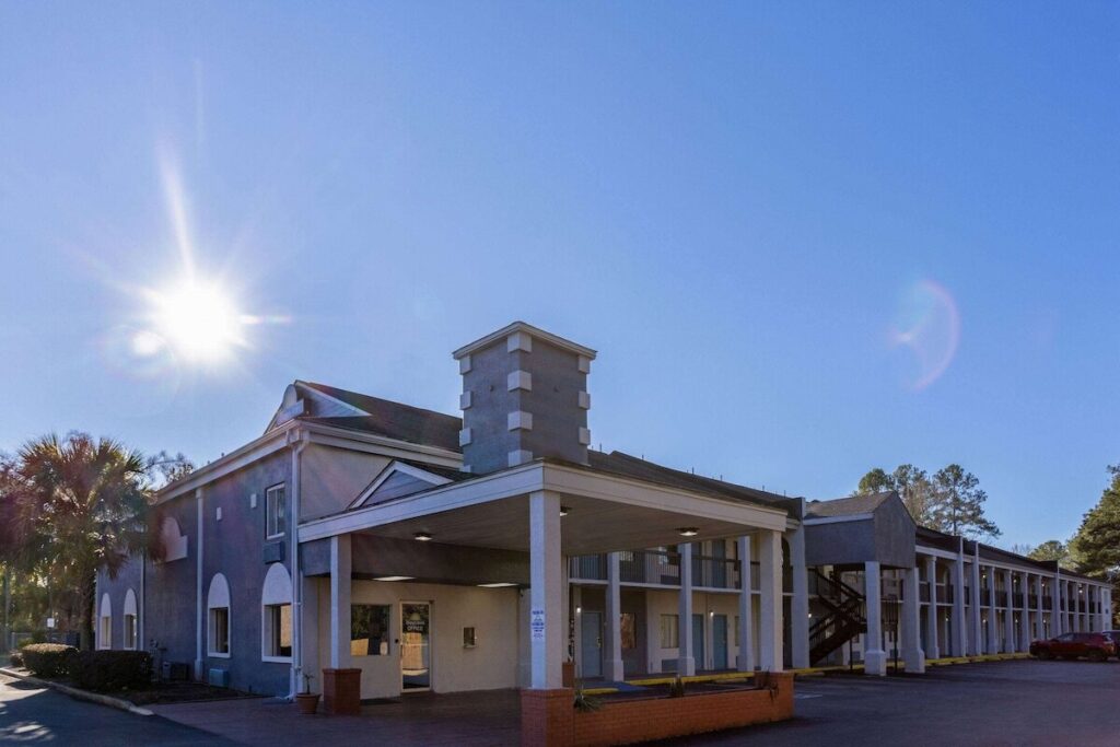 Days Inn by Wyndham Columbia