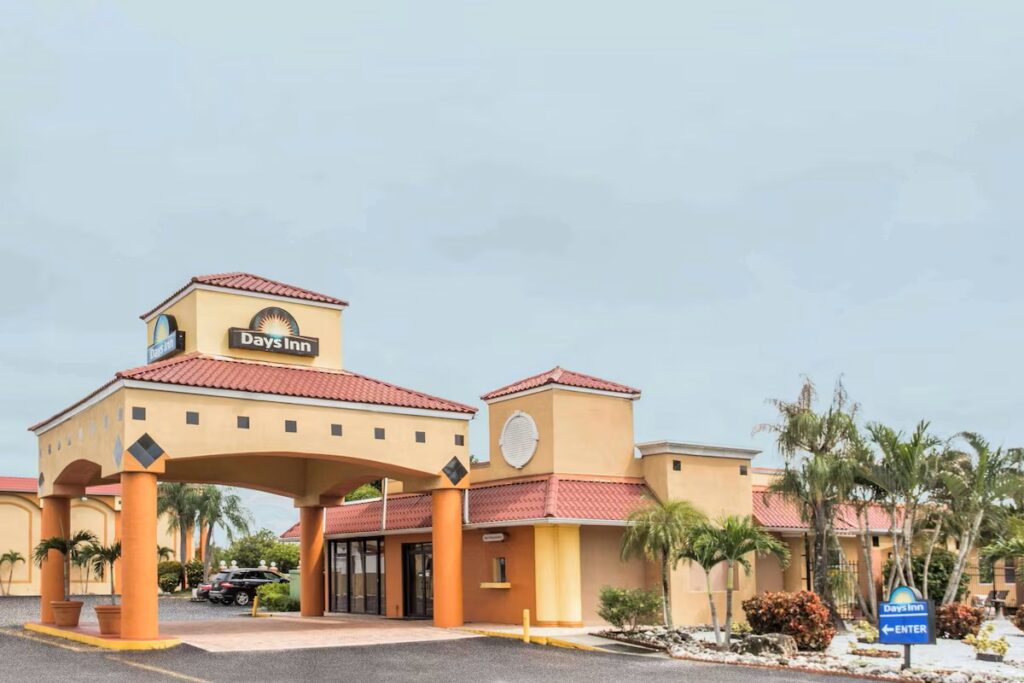 Days Inn by Wyndham Fort Myers
