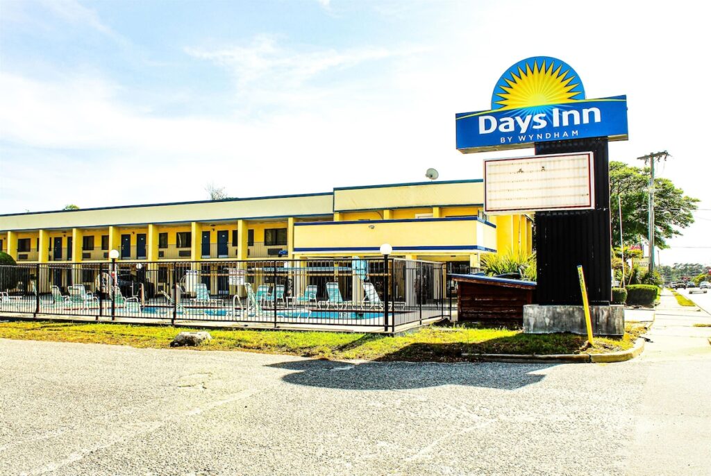 Days Inn by Wyndham Little River