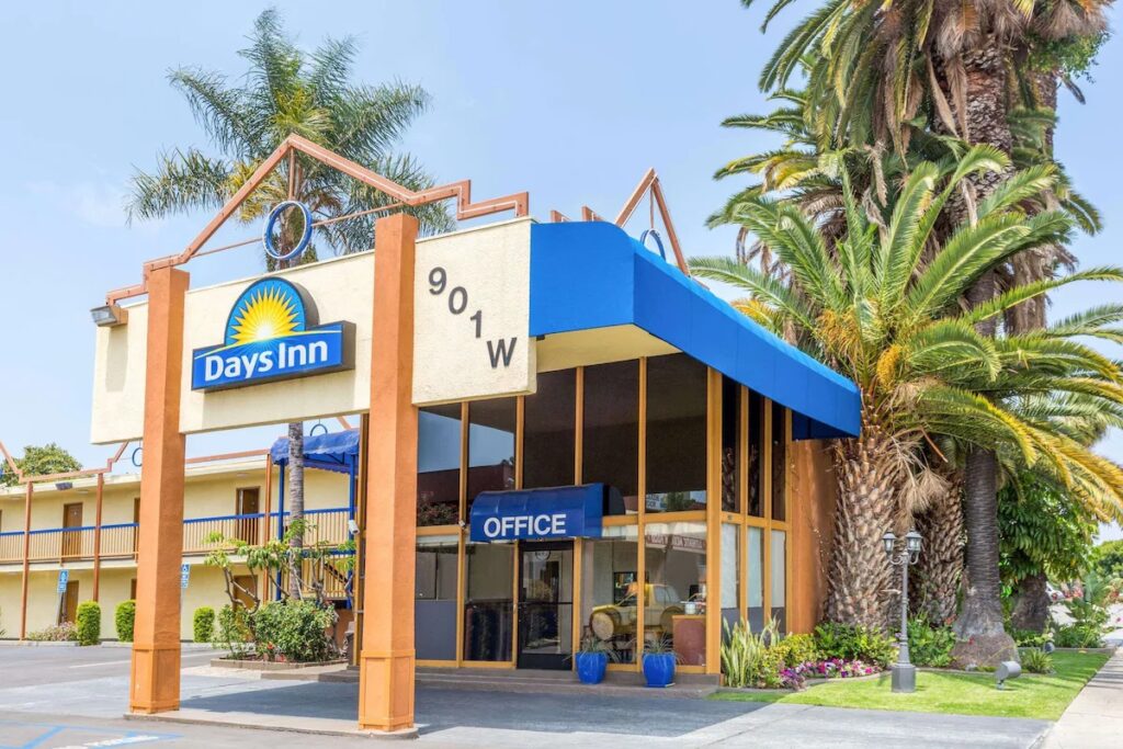 Days Inn by Wyndham Los Angeles Stadium Area/LAX