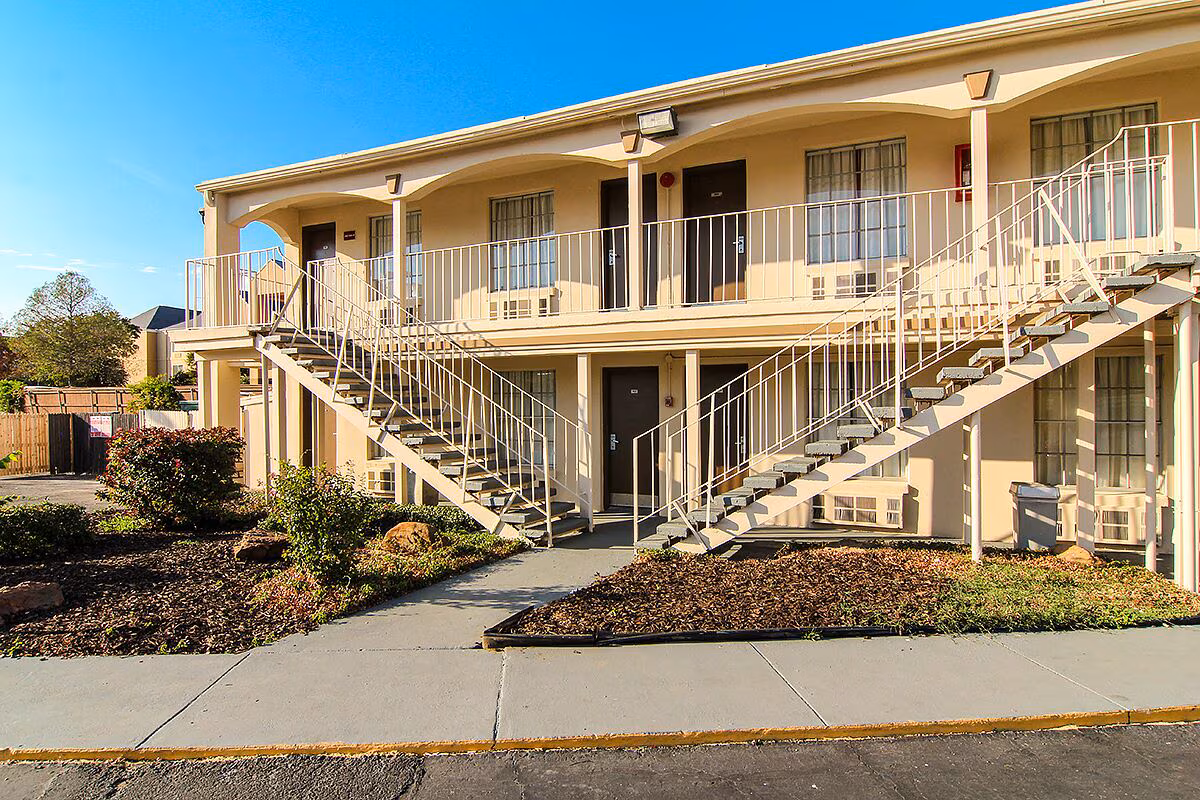 Days Inn by Wyndham Market Center Dallas Love Field