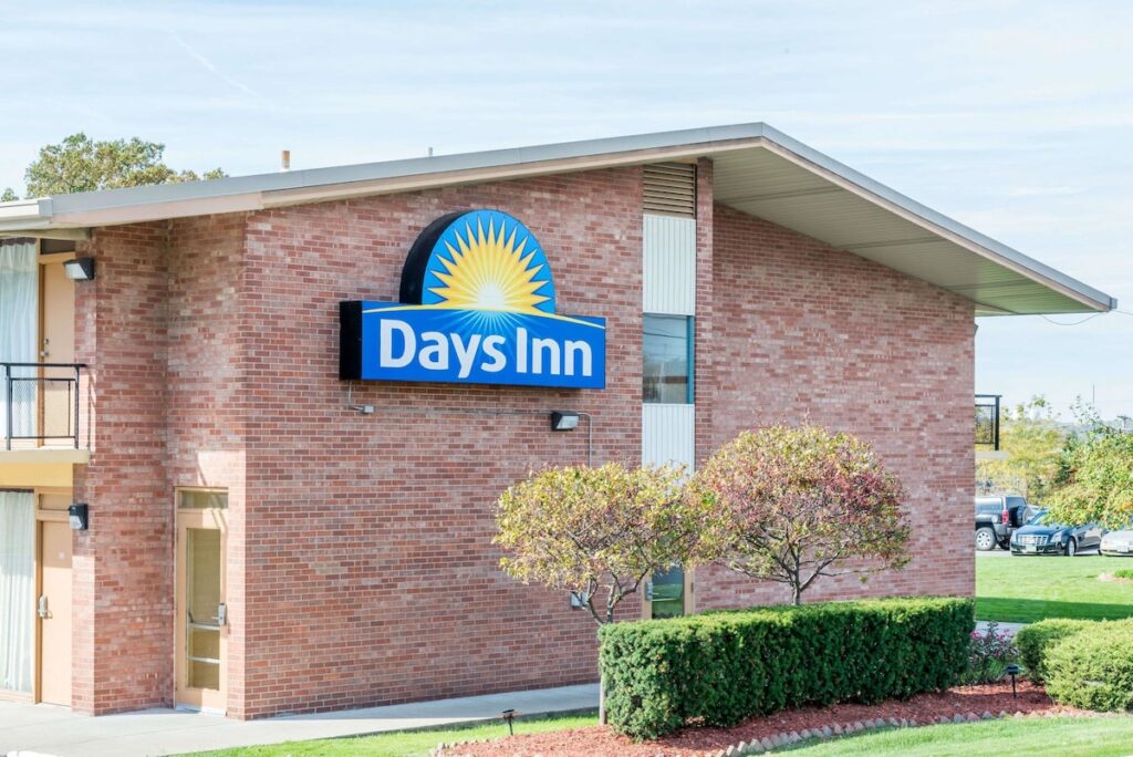 Days Inn by Wyndham Niles