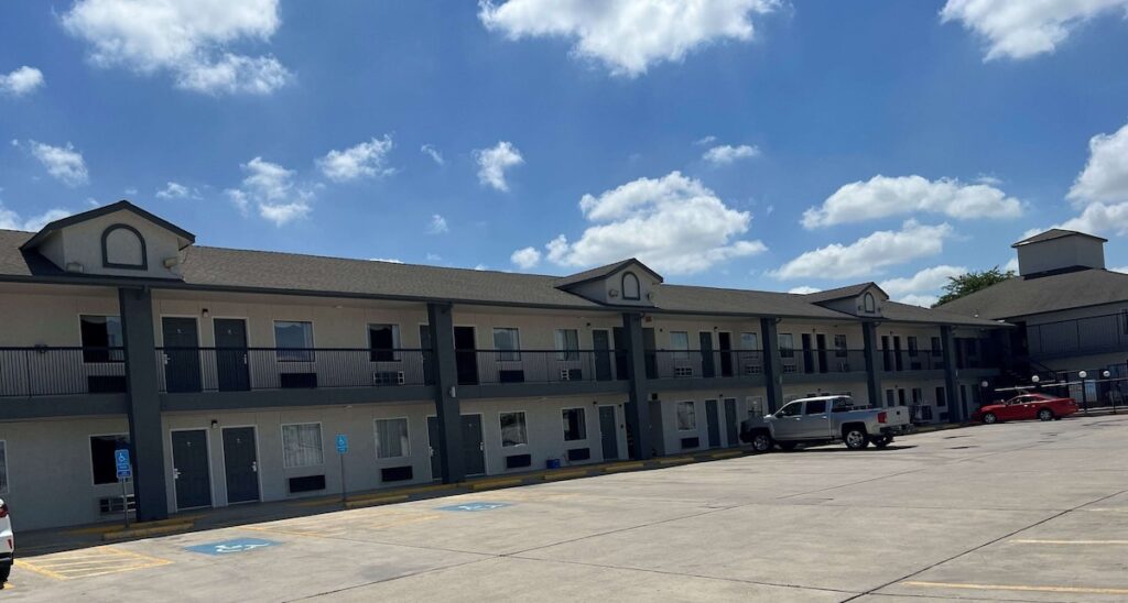 Days Inn by Wyndham San Antonio Morgan's Wonderland / IH-35 N