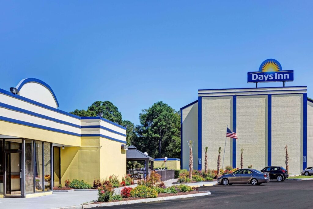 Days Inn by Wyndham Norfolk Military Circle