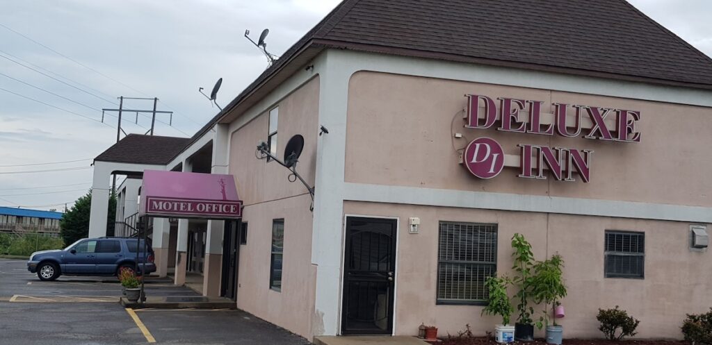 Deluxe Inn