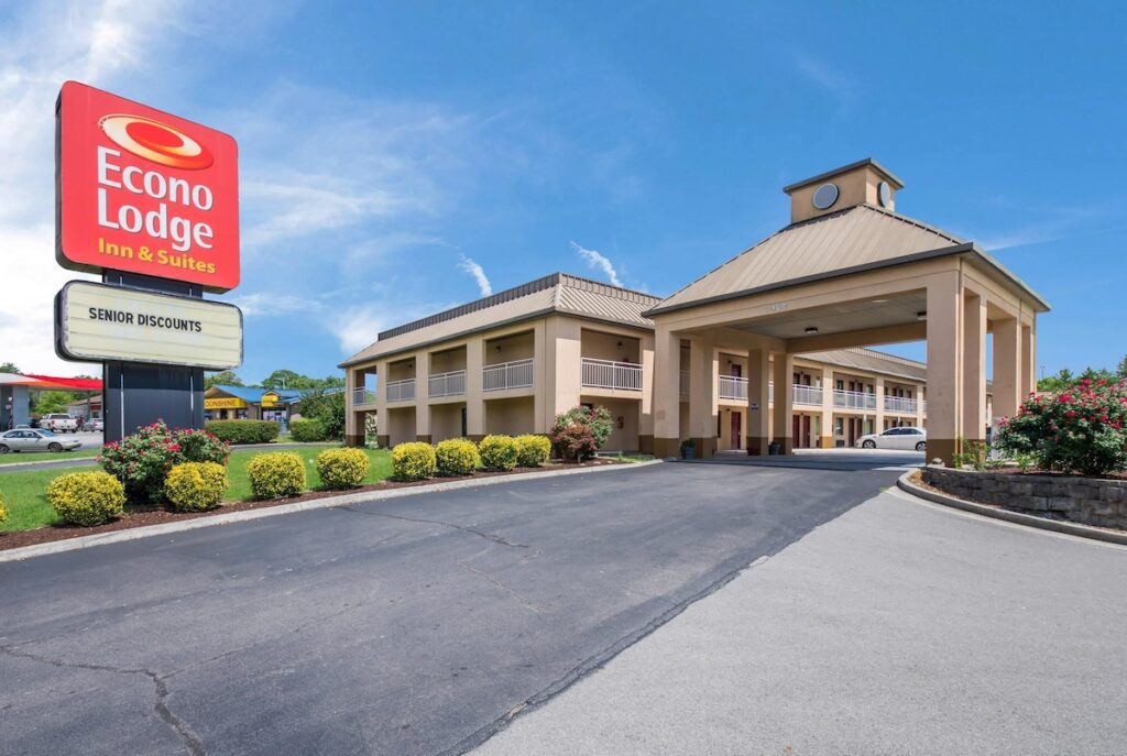 Econo Lodge Inn & Suites Knoxville East
