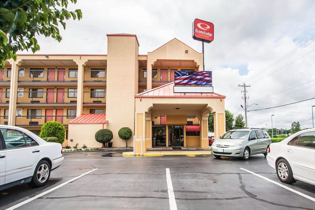 Econo Lodge Inn & Suites Memphis East
