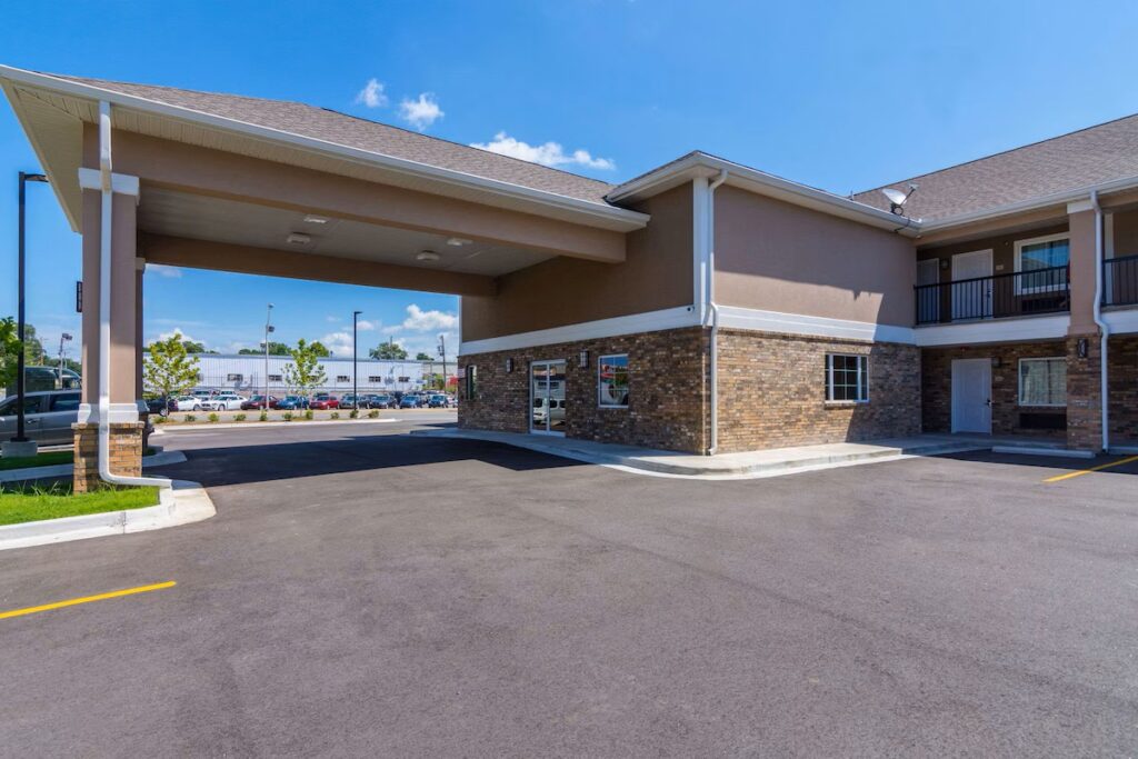 Econo Lodge Inn & Suites North Little Rock near Riverfront