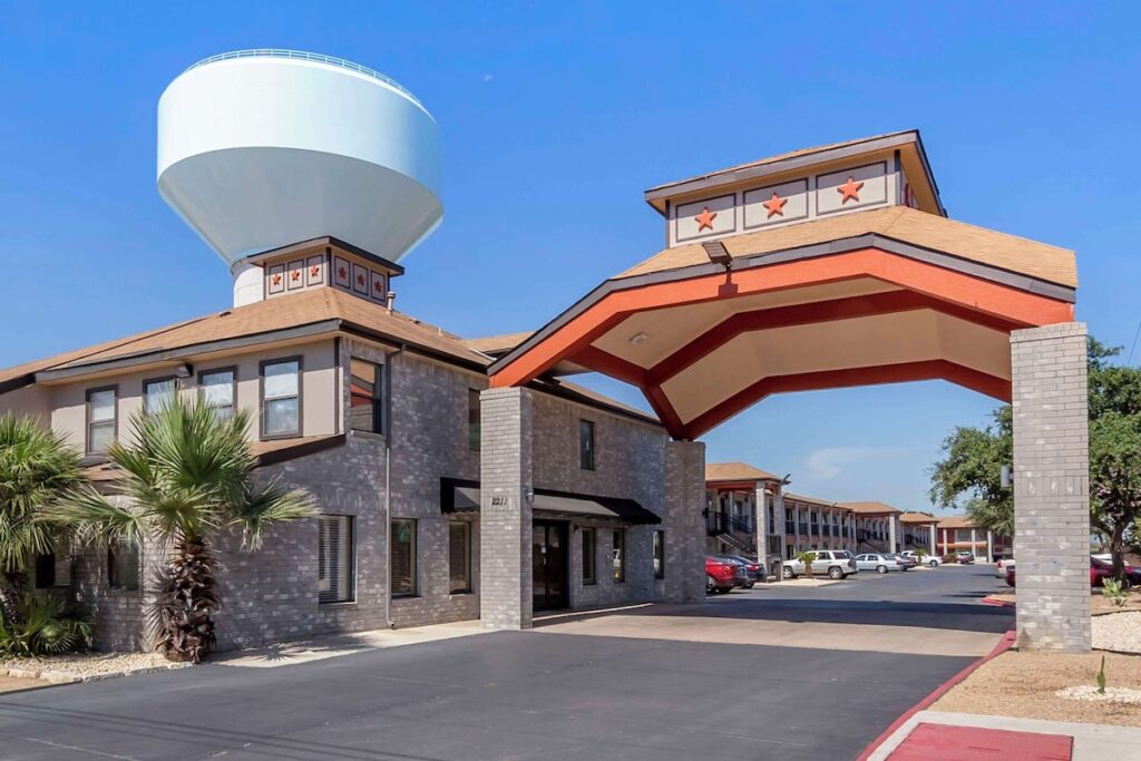 Econo Lodge Near Lackland Air Force Base - SeaWorld