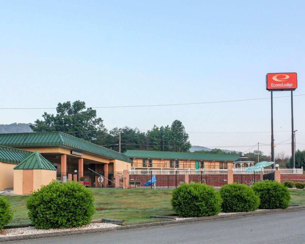 Econo Lodge Rocky Top
