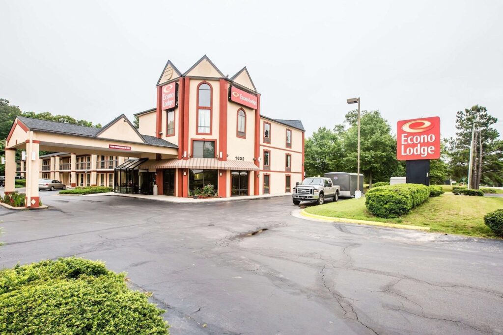 Econo Lodge South