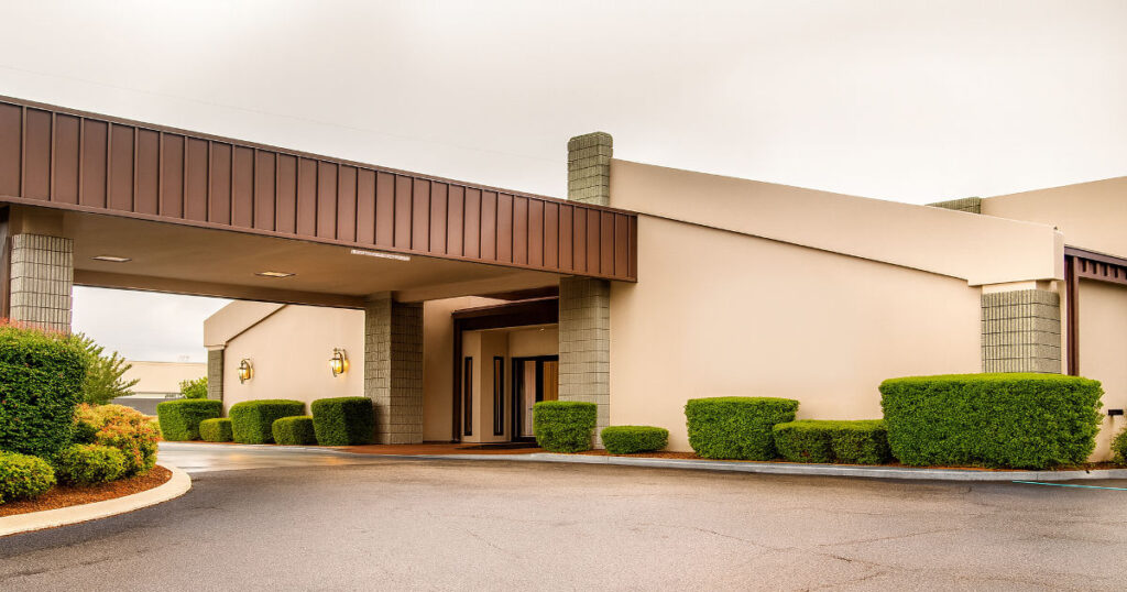 Executive Inn & Suites