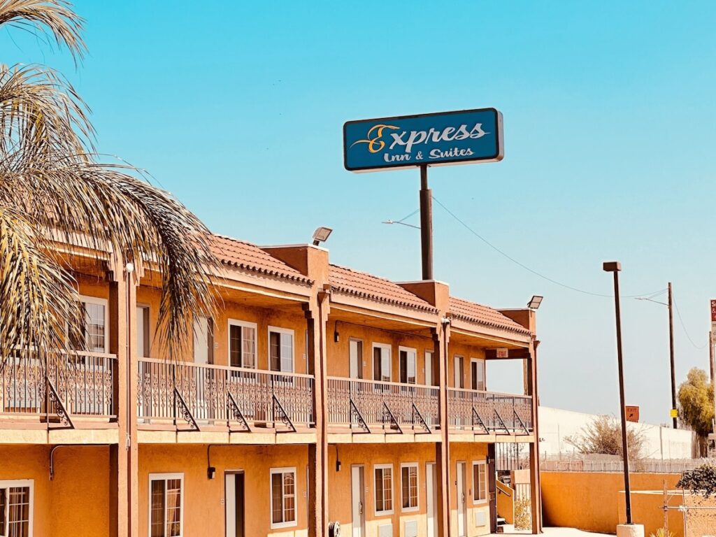 Express Inn & Suites