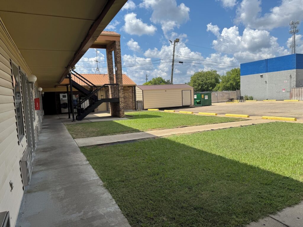 Flint Motel by OYO MI Near I-475