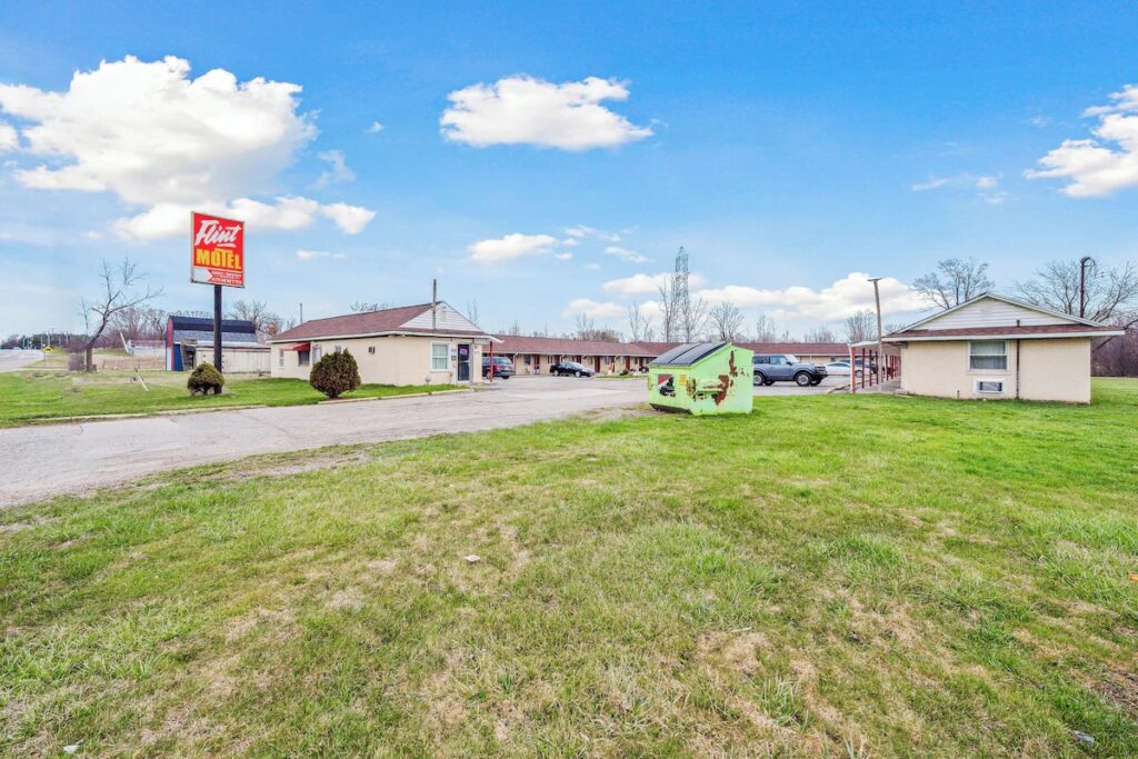Flint Motel by OYO MI Near I-475