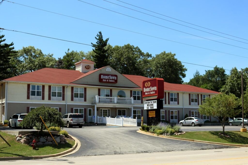 HomeTown Inn & Suites