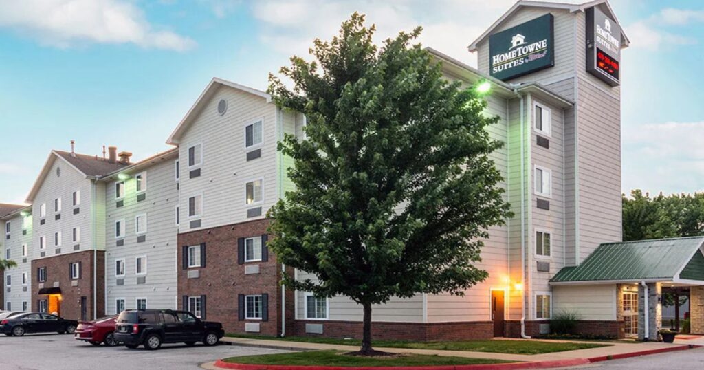 HomeTowne Studios & Suites by Red Roof Bentonville