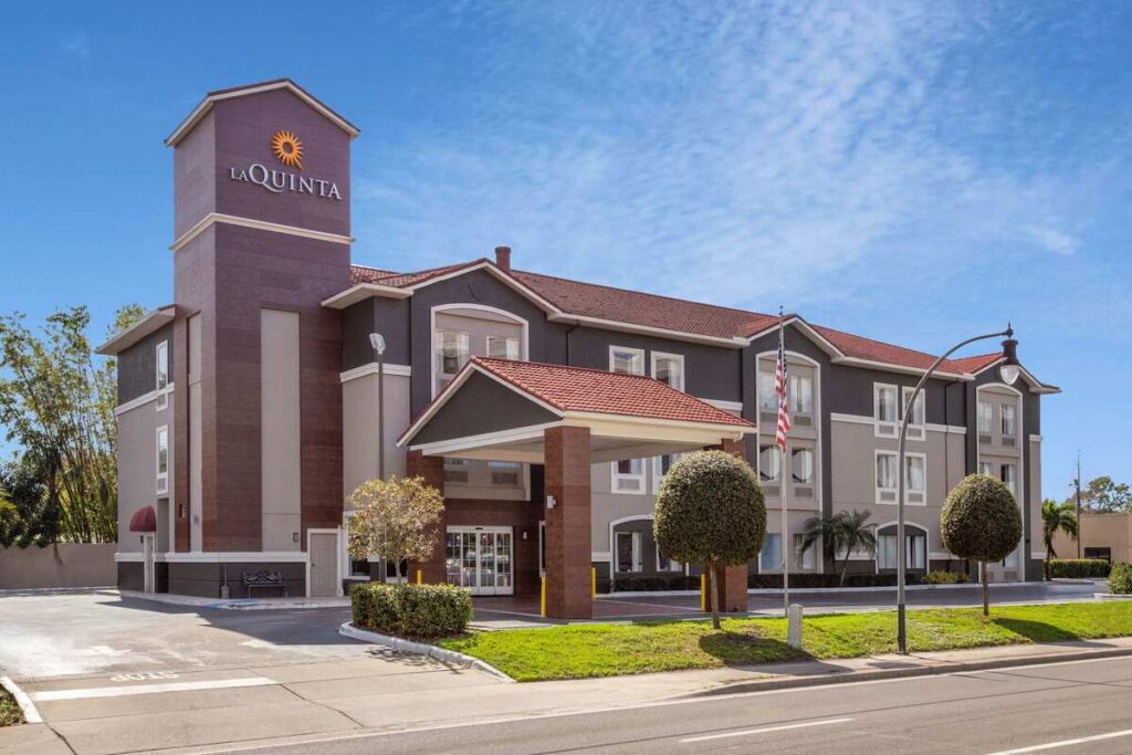 La Quinta Inn & Suites by Wyndham Tampa Bay Area-Tampa South