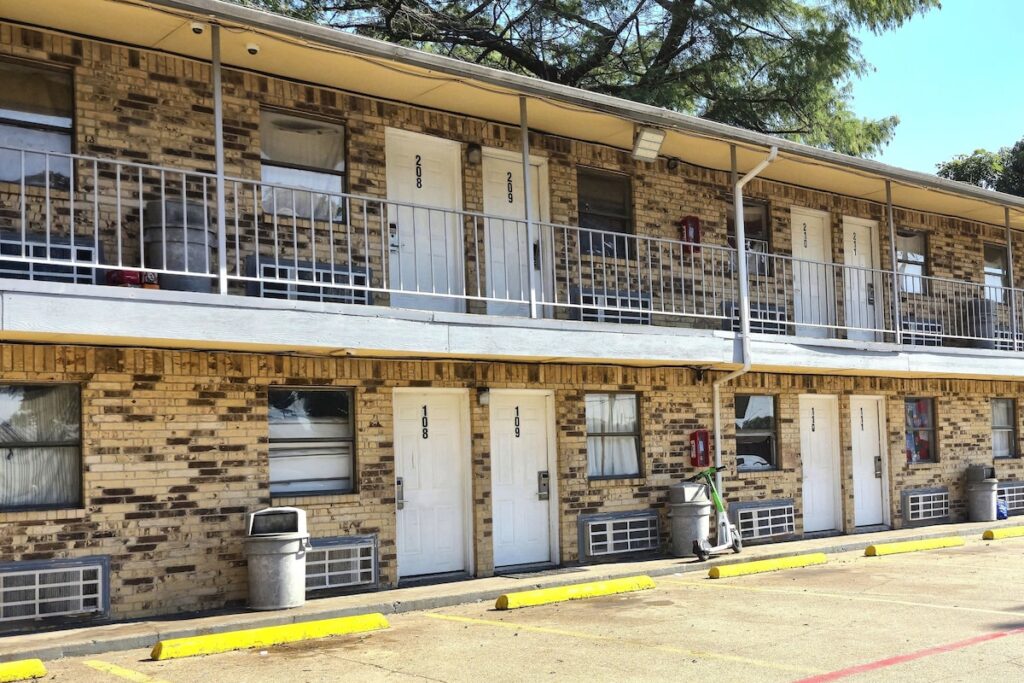 Mi Amor Inn & Suites By Hotel O Dallas Tx Hwy 352