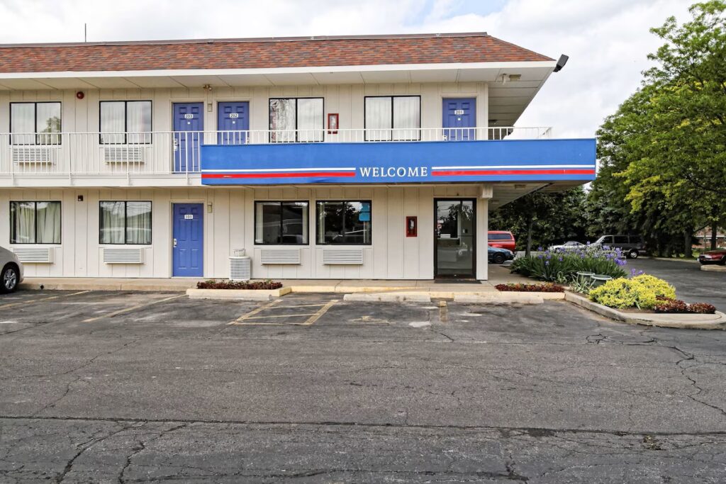 Motel 6 Amherst, OH - Cleveland West - Lorain