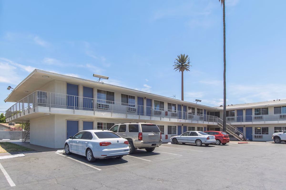 Motel 6 Bakersfield, CA - Central