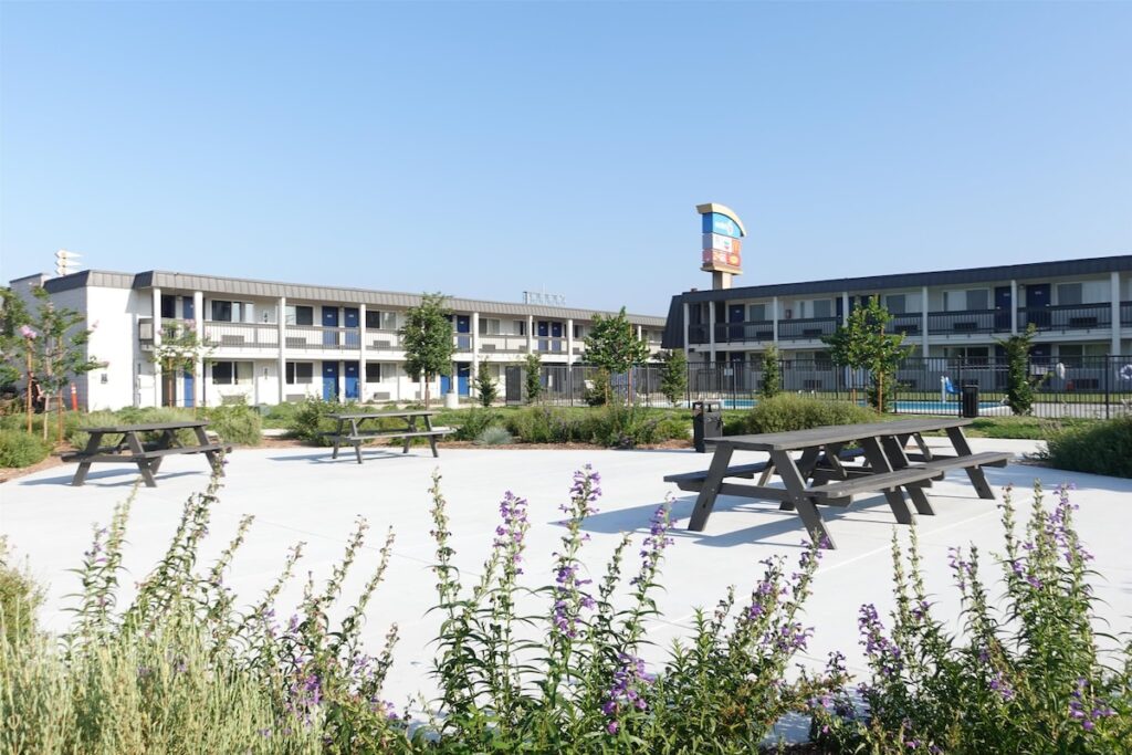 Motel 6 Claremont, CA