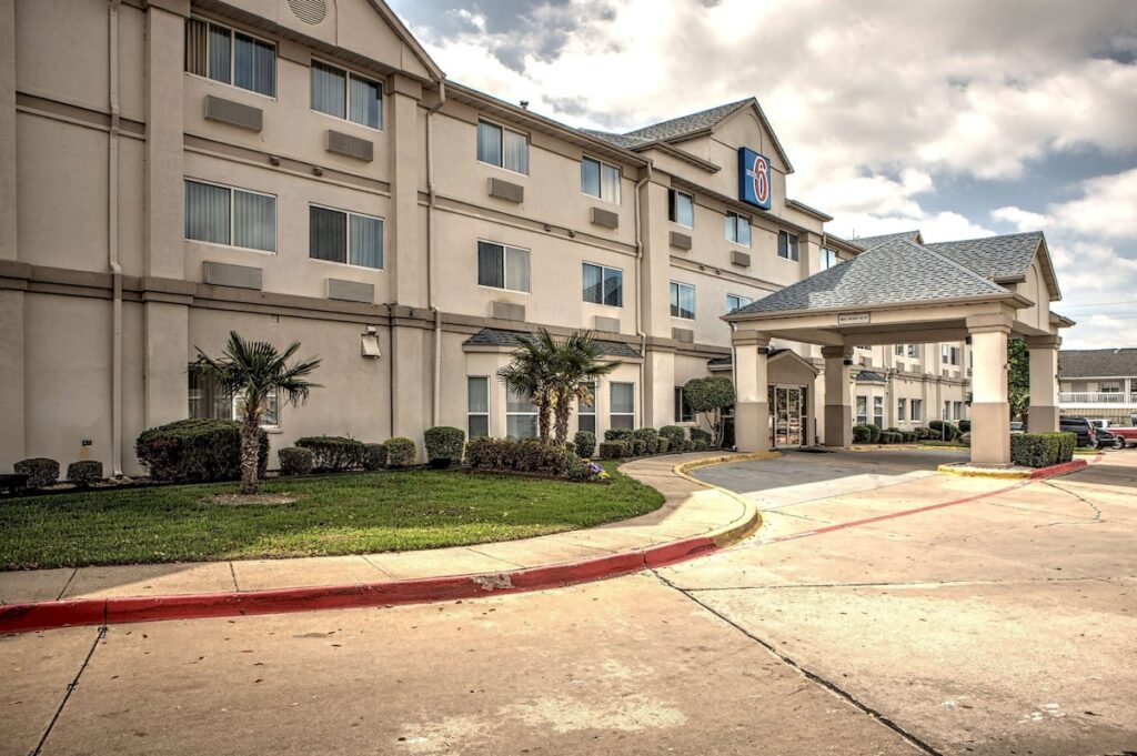 Motel 6 Dallas, TX - Northwest