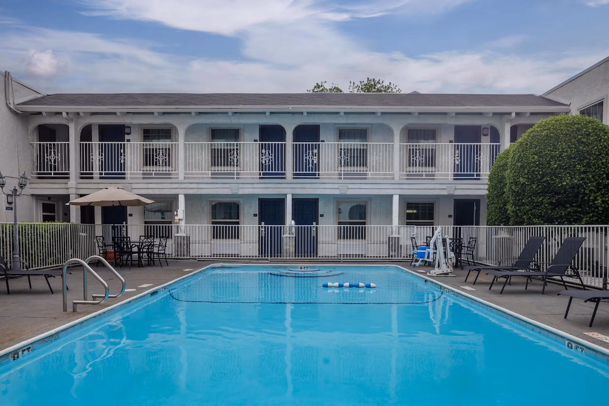 Motel 6 Dallas, TX  Downtown