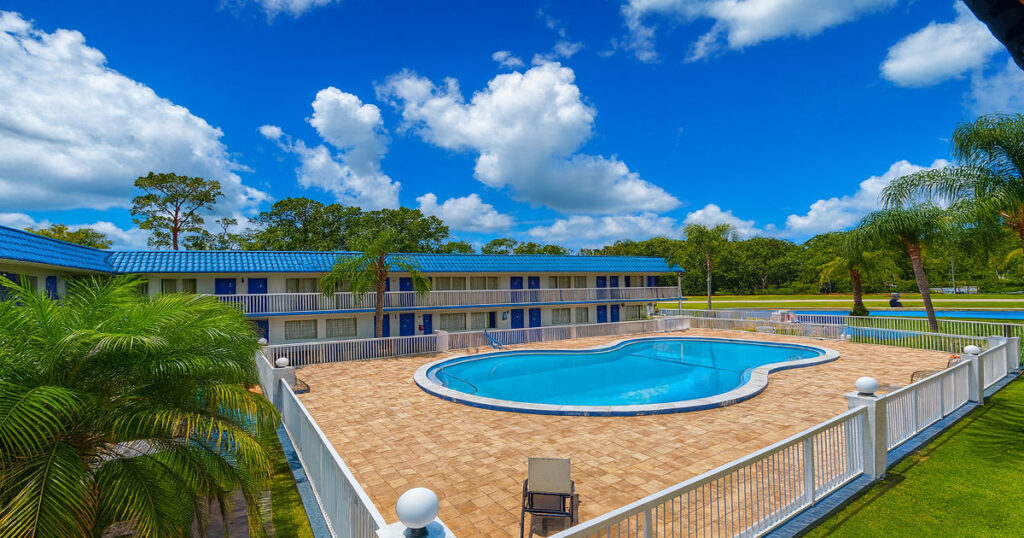 Motel 6 Daytona Beach, FL - Speedway