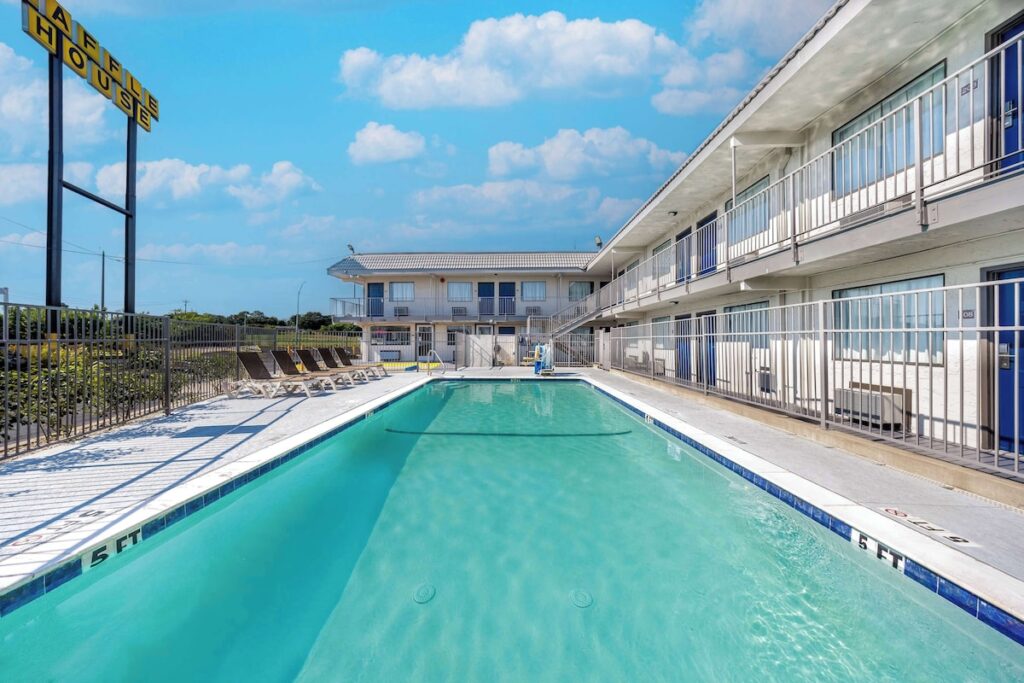 Motel 6 Fort Worth, TX - East