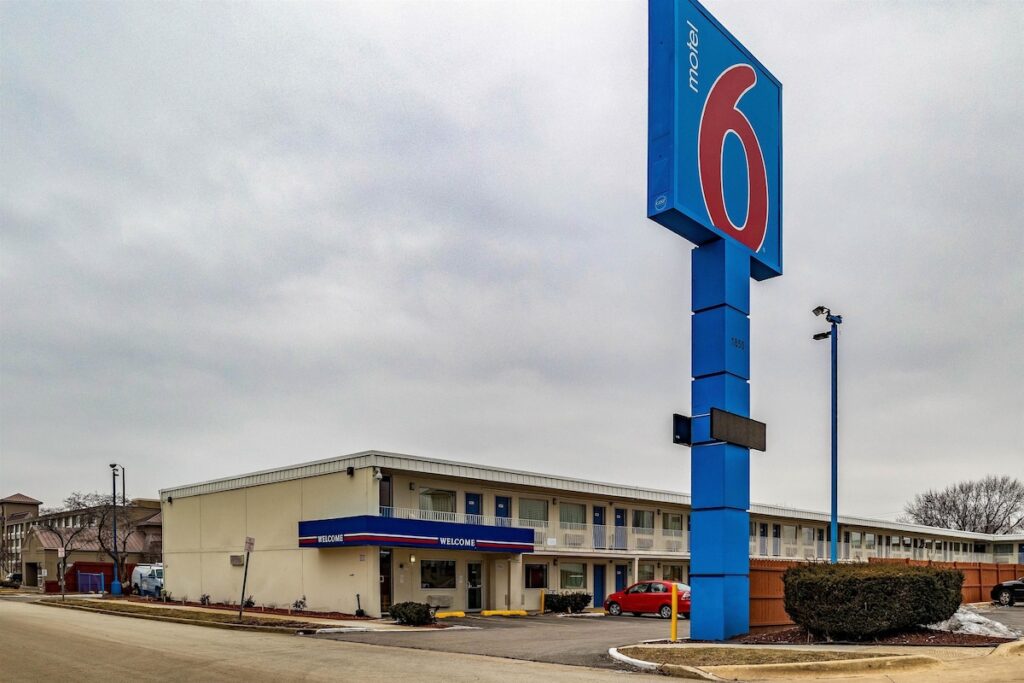 Motel 6 Joliet, IL - I-80