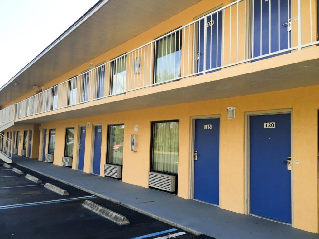 Motel 6 Macclenny, FL