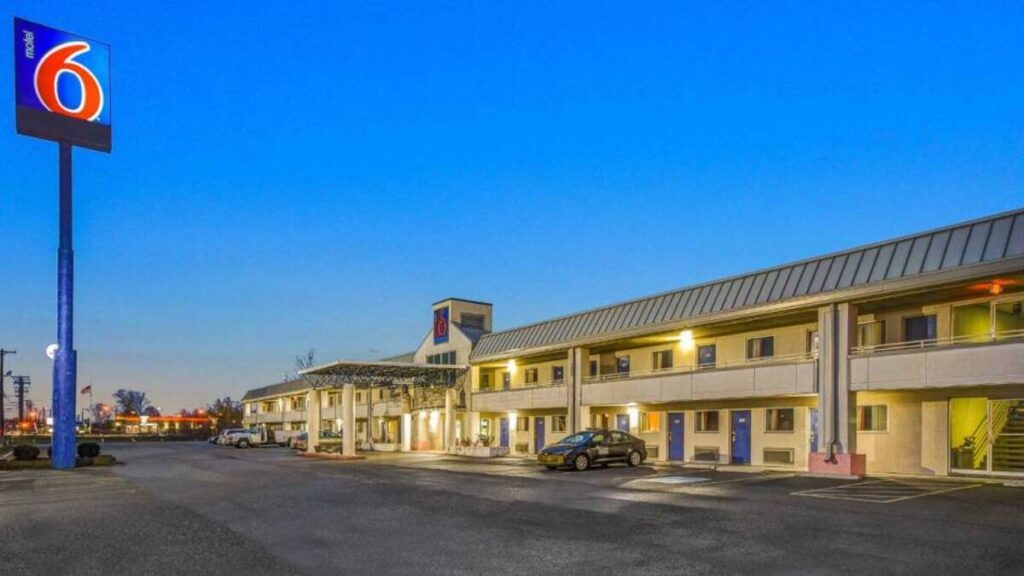 Motel 6 North Ridgeville, OH - Cleveland Intl Airport - N Ridgeville