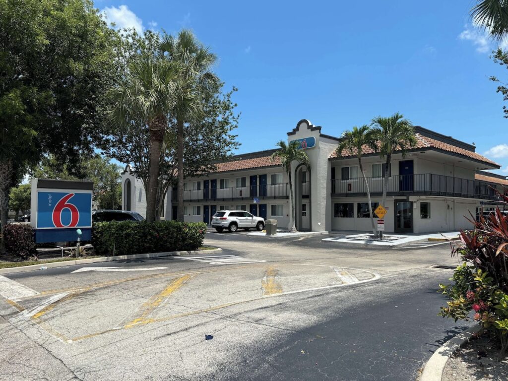 Motel 6 Riviera Beach, FL