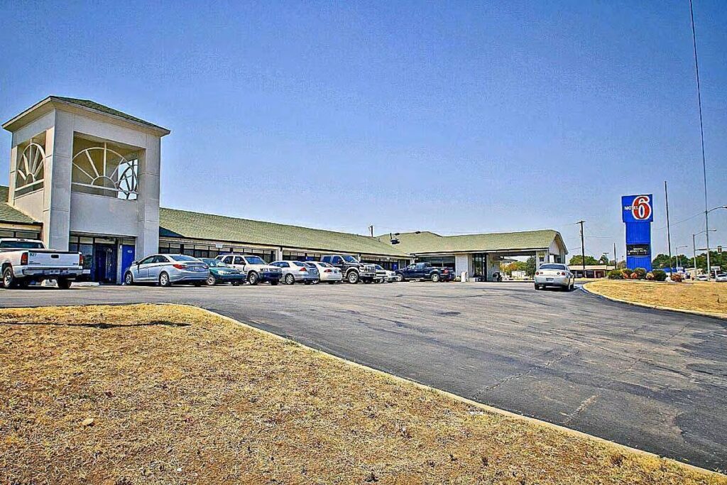 Motel 6 Sallisaw, OK