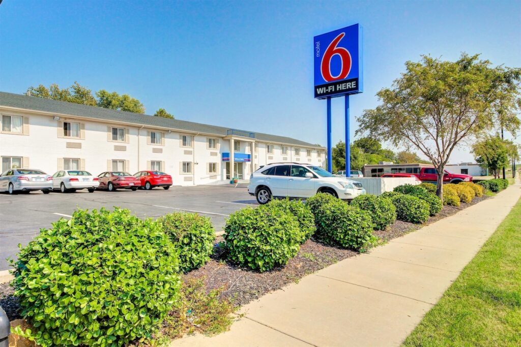Motel 6 Wichita, KS