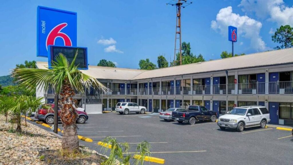 Motel 6 Dalton, GA