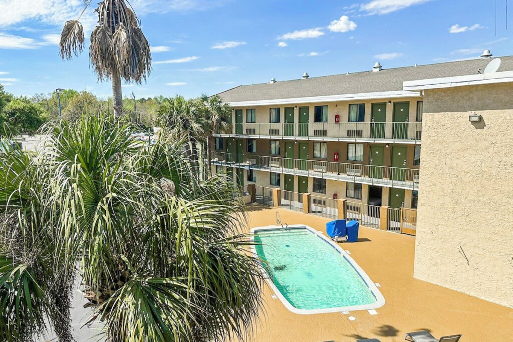 OYO Hotel Mobile, AL I-65 at Airport Blvd