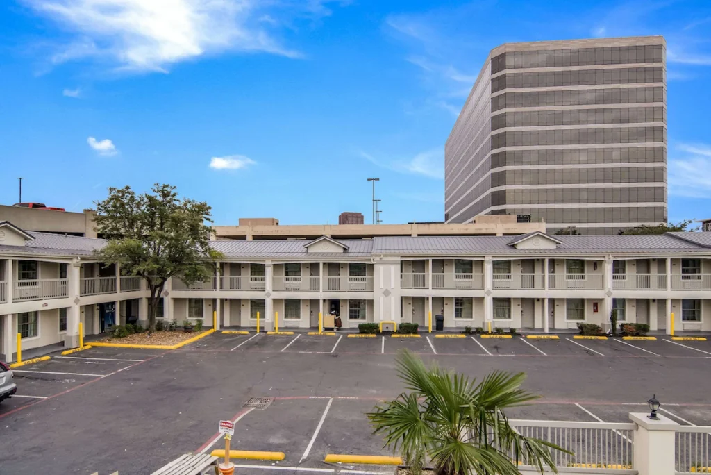 Quality Inn & Suites Dallas - Cityplace