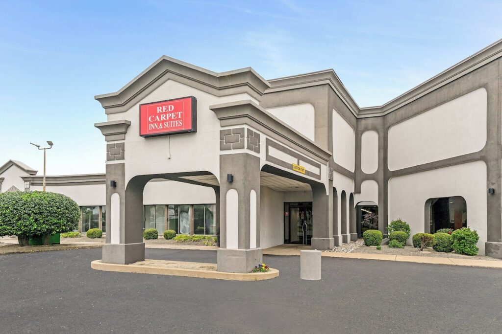 Red Carpet Inn & Suites