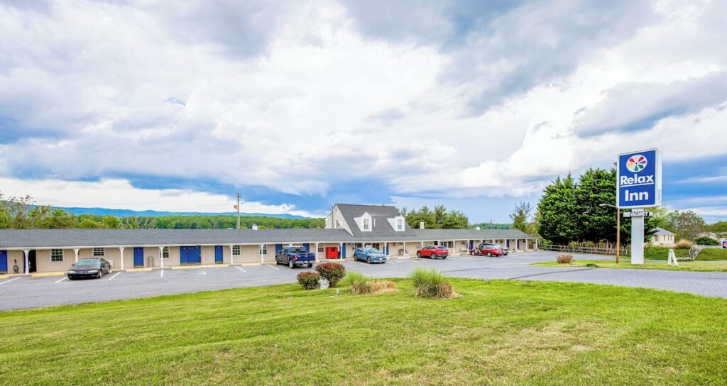 Relax Inn By OYO Natural Bridge I-81