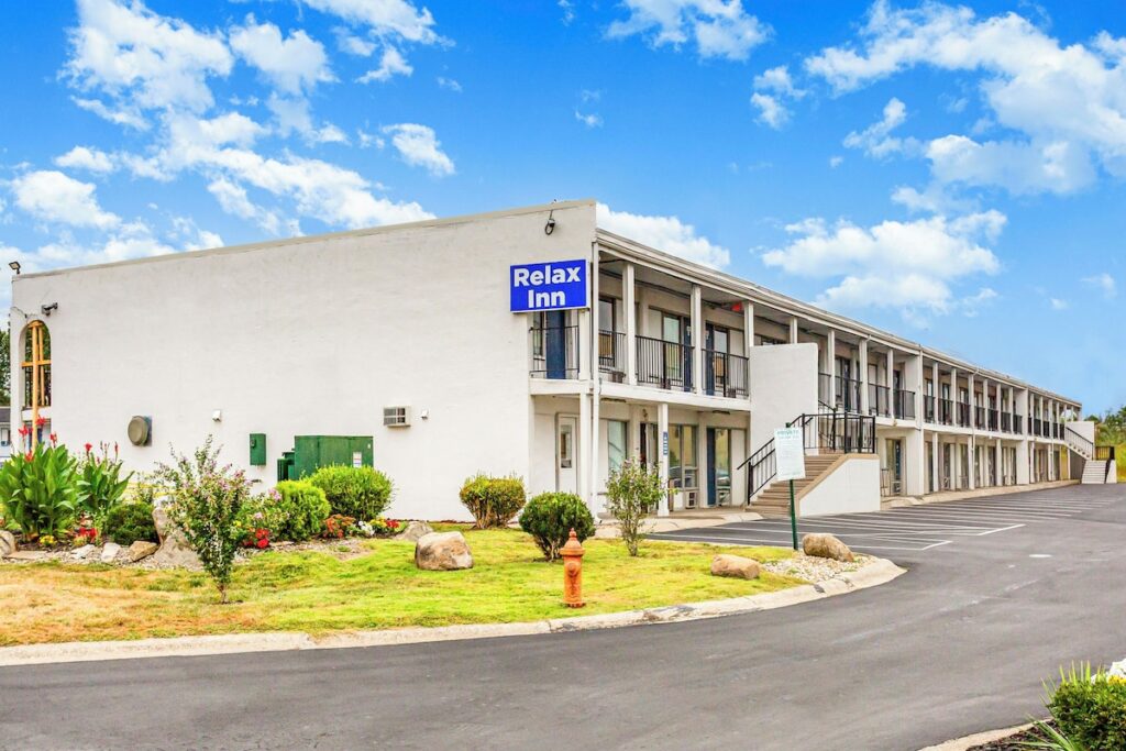 Relax Inn by OYO Columbus OH I 70