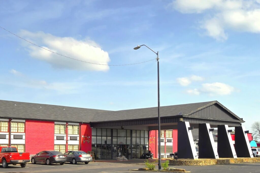 River Valley Inn and Suites By Belvilla